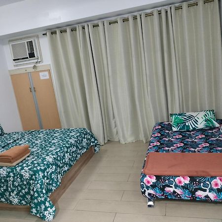Condotel Near Airport Pasay Esterno foto