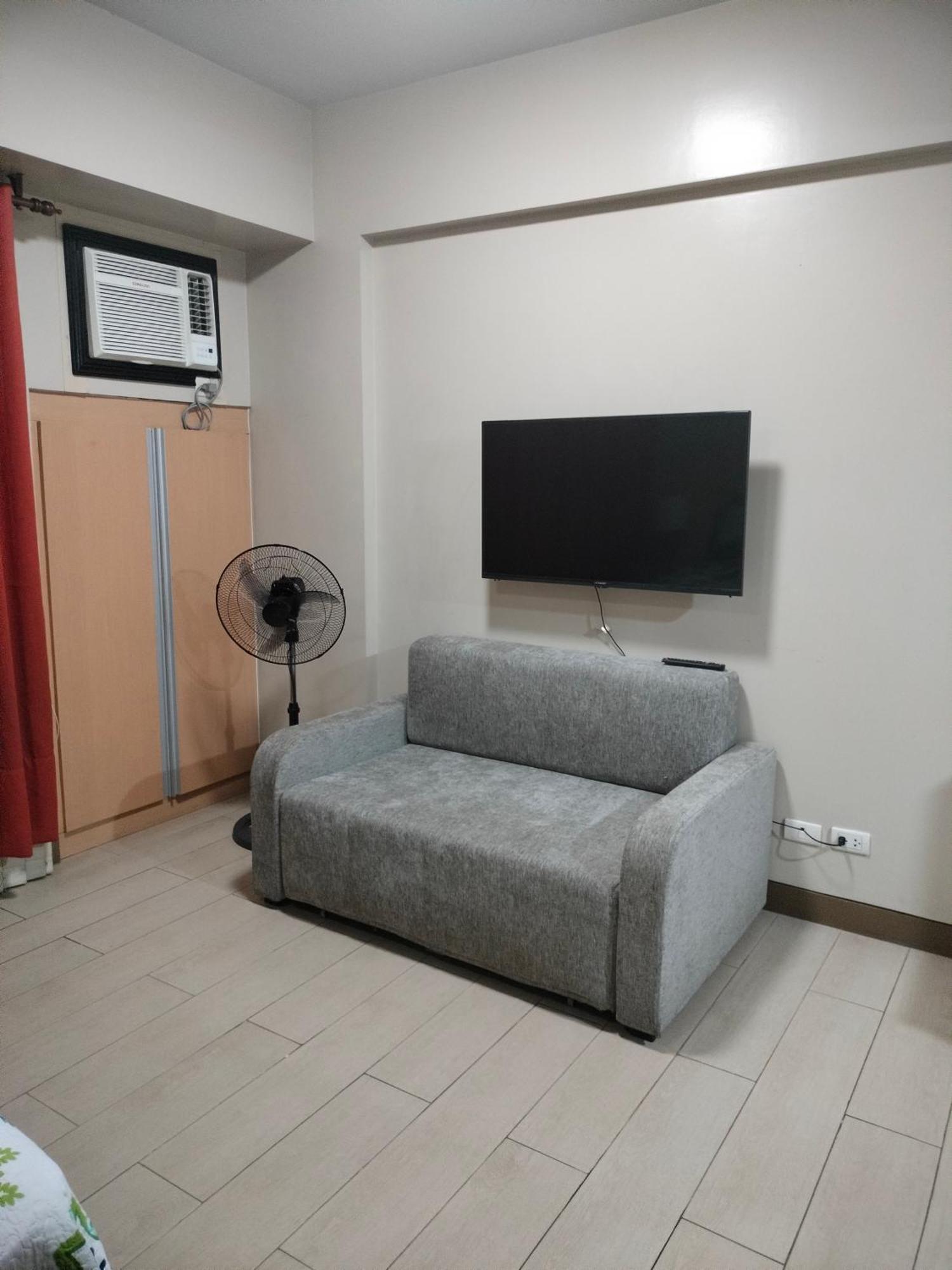 Condotel Near Airport Pasay Esterno foto