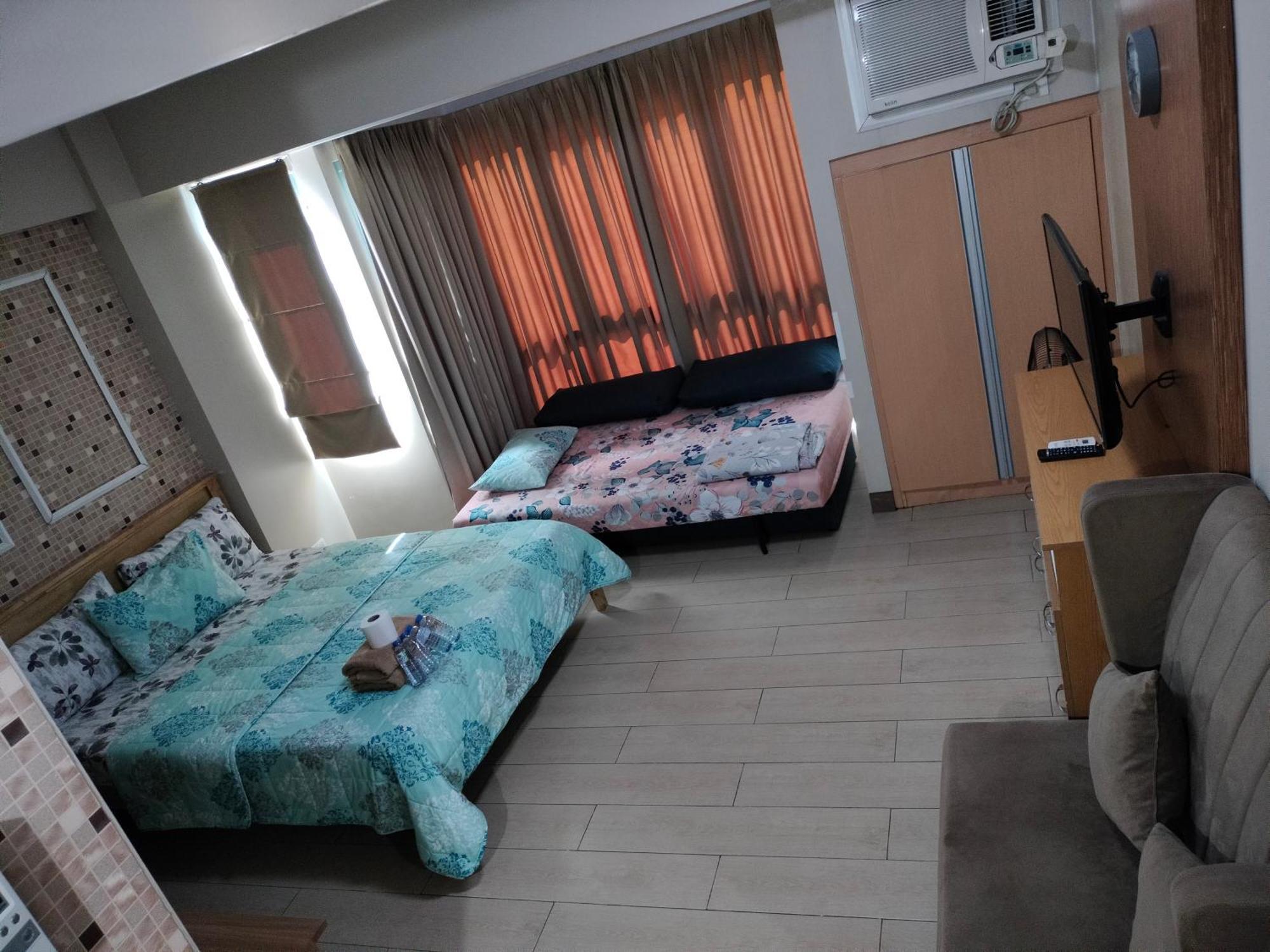 Condotel Near Airport Pasay Esterno foto